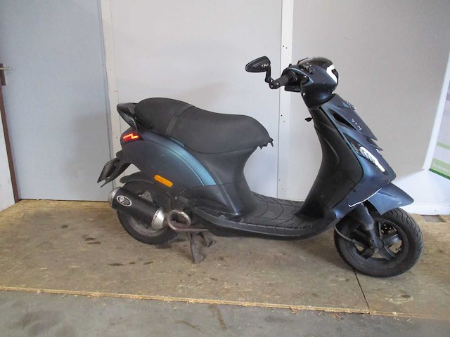Piaggio - schade bromscooter - zip sp look - scooter - afbeelding 9 van  12