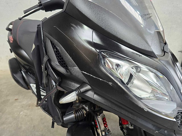 Piaggio - scooter - 300 mp3 hpe sport - autorijbewijs p007tr - afbeelding 4 van  5