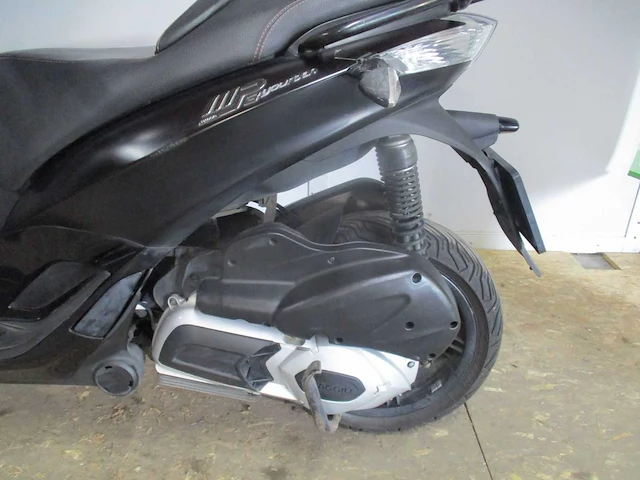 Piaggio - scooter - 300ie lt mp3 yourban - motorcycle - afbeelding 8 van  13
