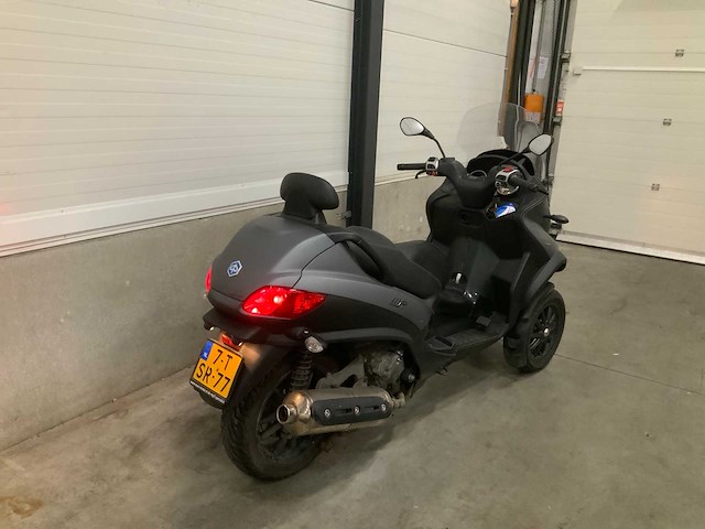 Piaggio - scooter - 500 ie sport - motorfiets - afbeelding 2 van  4