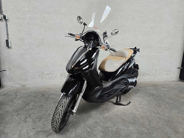 Piaggio - scooter - beverly - 4t 500 motorscooter 66mljl - afbeelding 3 van  8