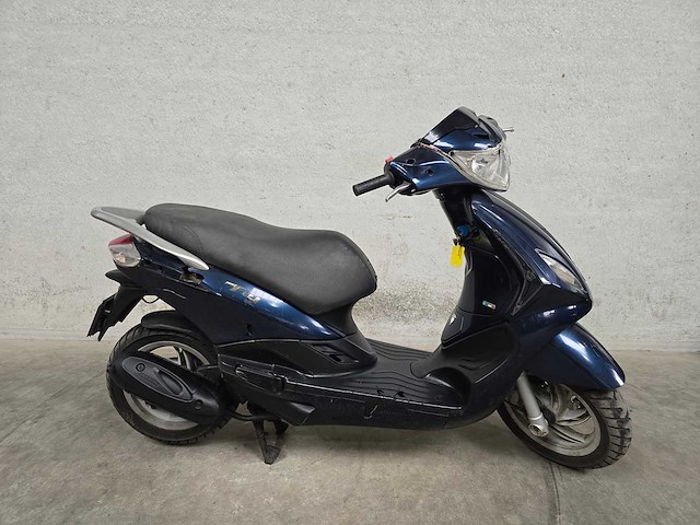 Piaggio - snorscooter - fly - 4t 25km uitvoering f630pv - afbeelding 2 van  5