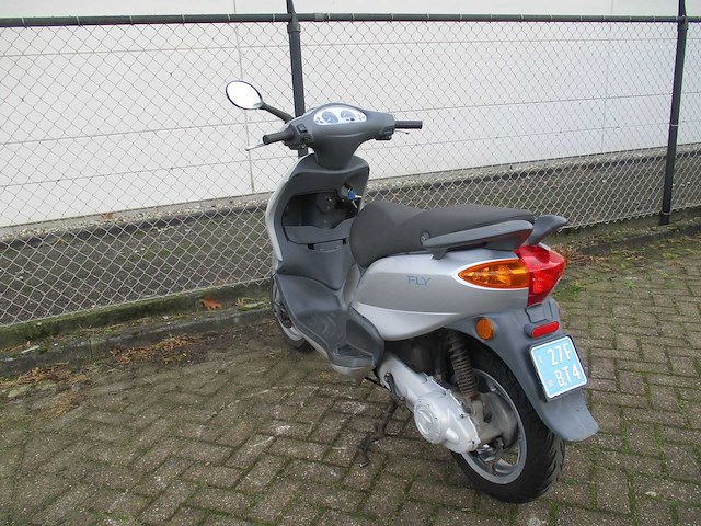Piaggio - snorscooter - fly 2 takt! - scooter - afbeelding 2 van  11