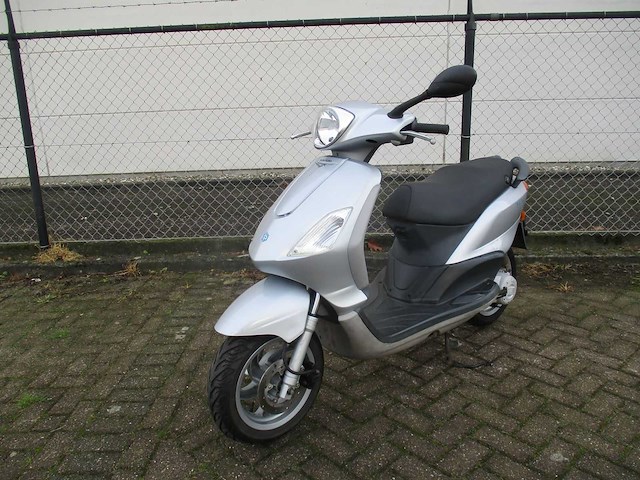 Piaggio - snorscooter - fly 2 takt! - scooter - afbeelding 4 van  11
