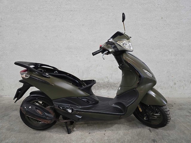 Piaggio - snorscooter - fly 4t - 25km uitvoering f719ls - afbeelding 2 van  8