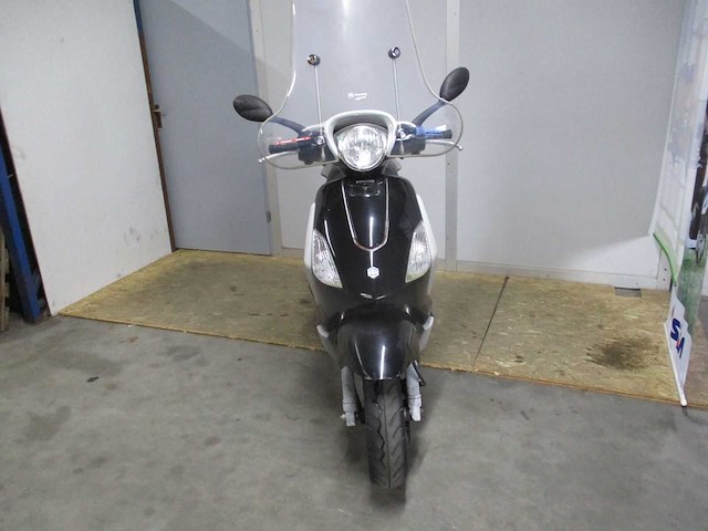 Piaggio - snorscooter - fly 4t - scooter - afbeelding 5 van  11