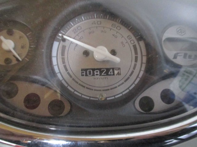 Piaggio - snorscooter - new fly 4t - scooter - afbeelding 2 van  8