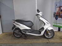 Piaggio - snorscooter - new fly 4t - scooter - afbeelding 7 van  8