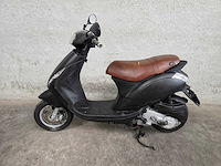 Piaggio - snorscooter - zip - 4t 25km uitvoering d014gf - afbeelding 1 van  7