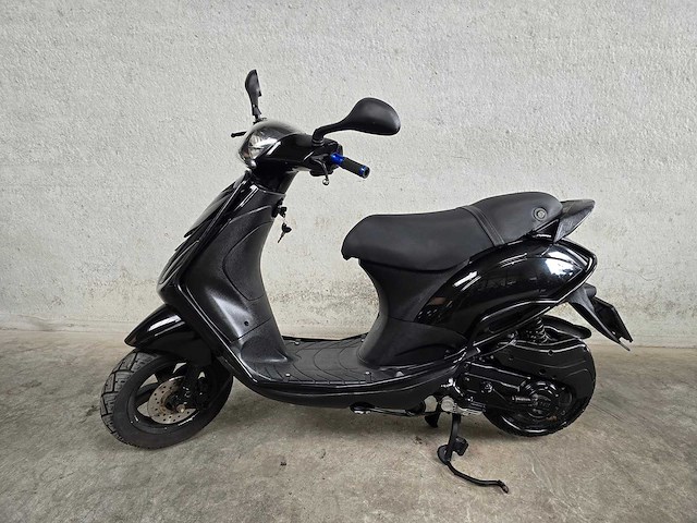 Piaggio - snorscooter - zip - 4t 25km uitvoering dfj35v - afbeelding 1 van  7