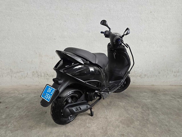 Piaggio - snorscooter - zip - 4t 25km uitvoering dfj35v - afbeelding 5 van  7