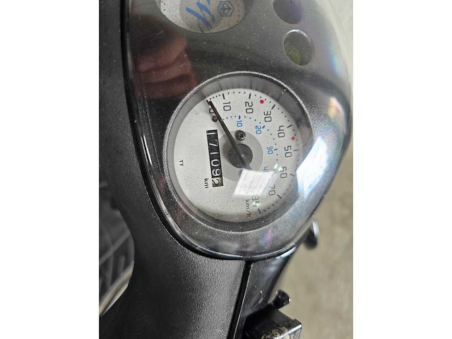 Piaggio - snorscooter - zip - 4t 25km uitvoering dfj35v - afbeelding 7 van  7
