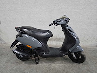Piaggio - snorscooter - zip - 4t 25km uitvoering djd03r - afbeelding 2 van  7
