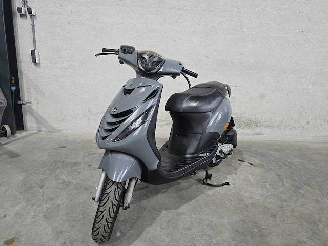 Piaggio - snorscooter - zip - 4t 25km uitvoering djd03r - afbeelding 3 van  7