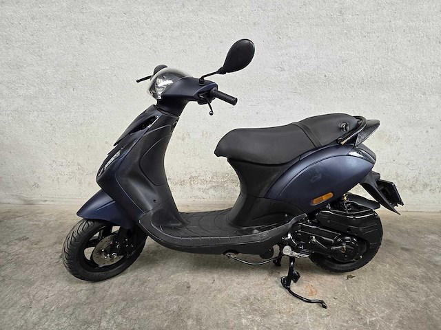 Piaggio - snorscooter - zip - 4t 25km uitvoering djv83p - afbeelding 1 van  7