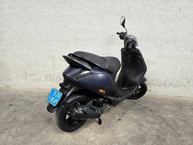 Piaggio - snorscooter - zip - 4t 25km uitvoering djv83p - afbeelding 5 van  7