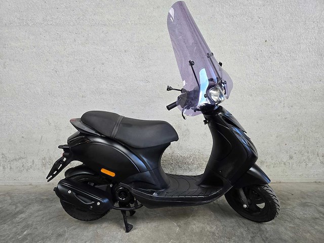 Piaggio - snorscooter - zip - 4t 25km uitvoering drj96n - afbeelding 2 van  8