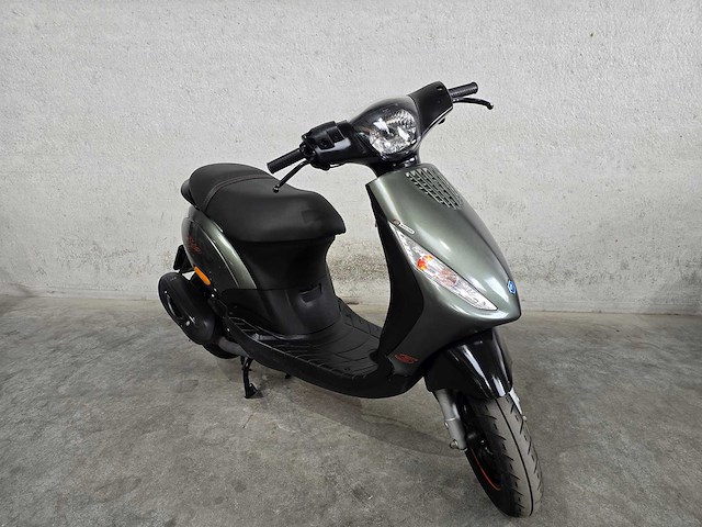Piaggio - snorscooter - zip - 4t 25km uitvoering - afbeelding 4 van  8