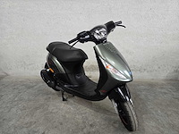 Piaggio - snorscooter - zip - 4t 25km uitvoering - afbeelding 4 van  8