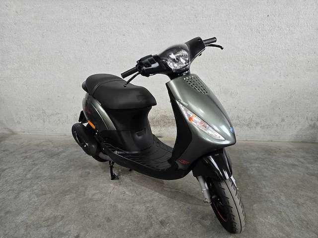 Piaggio - snorscooter - zip - 4t 25km uitvoering - afbeelding 4 van  8