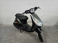 Piaggio - snorscooter - zip - 4t 25km uitvoering - afbeelding 4 van  8