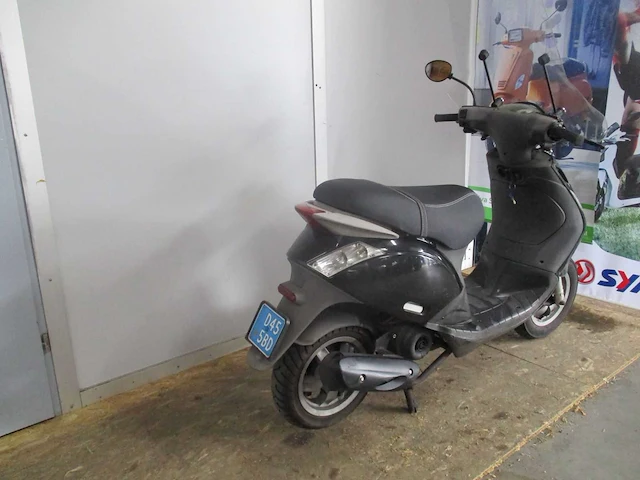 Piaggio - snorscooter - zip sp look - scooter - afbeelding 9 van  10