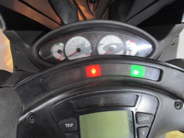 Piaggio - x9 evolution - 250 - motorfiets - afbeelding 2 van  11