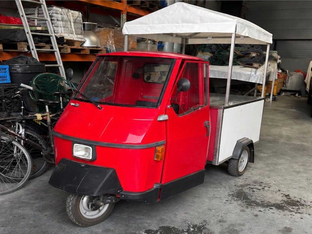 Piaggio ape 50 foodtruck bromfiets - afbeelding 1 van  7