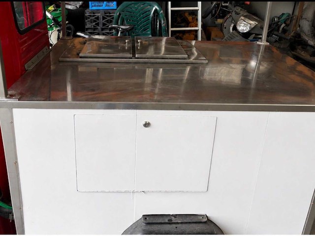 Piaggio ape 50 foodtruck bromfiets - afbeelding 7 van  7