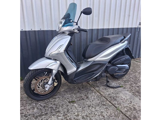 Piaggio beverly 350 motorcycle - afbeelding 2 van  9