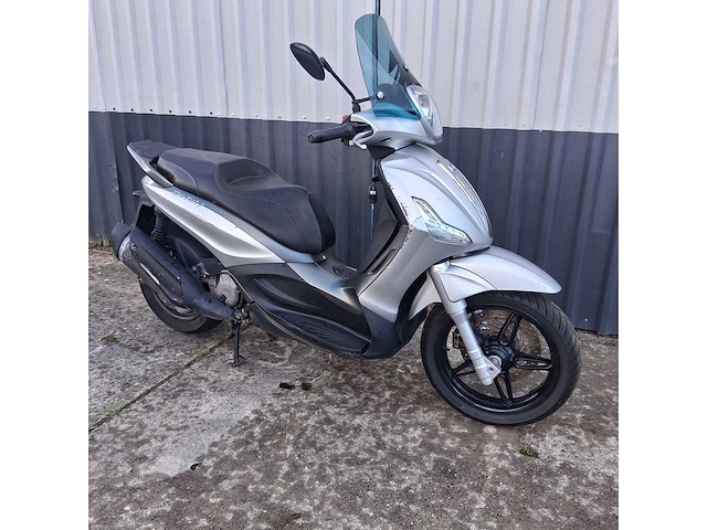 Piaggio beverly 350 motorcycle - afbeelding 6 van  9