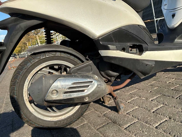 Piaggio bromscooter fly 4t scooter - afbeelding 7 van  28