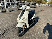 Piaggio bromscooter fly 4t scooter