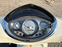 Piaggio bromscooter fly 4t scooter - afbeelding 21 van  28