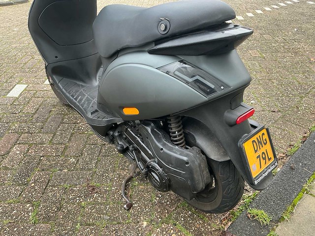 Piaggio bromscooter zip 4t sp scooter - afbeelding 2 van  26