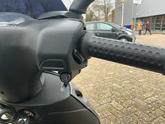 Piaggio bromscooter zip 4t sp scooter - afbeelding 11 van  26