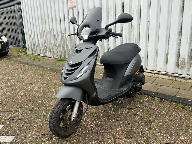Piaggio bromscooter zip 4t sp scooter - afbeelding 1 van  26