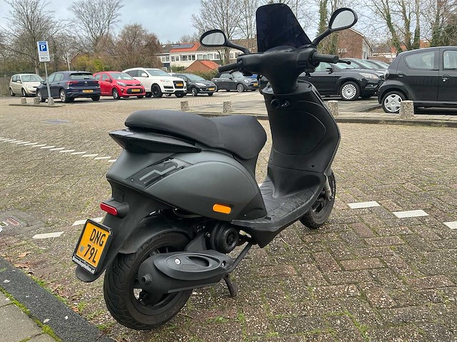 Piaggio bromscooter zip 4t sp scooter - afbeelding 22 van  26