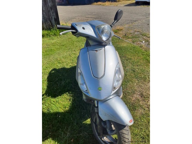 Piaggio c44 scooter | kenteken: f994bl - afbeelding 2 van  6
