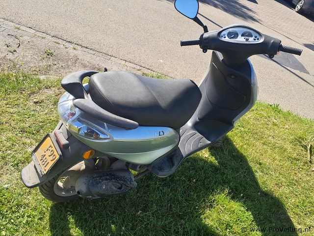 Piaggio c44 scooter | kenteken: f994bl - afbeelding 5 van  6