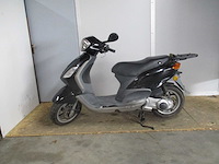 Piaggio fly 125 - motorscooter - motorcycle - afbeelding 1 van  11