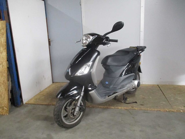 Piaggio fly 125 - motorscooter - motorcycle - afbeelding 4 van  11