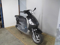 Piaggio fly 125 - motorscooter - motorcycle - afbeelding 7 van  11
