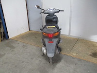 Piaggio fly 125 - motorscooter - motorcycle - afbeelding 10 van  11
