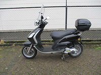Piaggio fly 125 - motorscooter - motorfiets