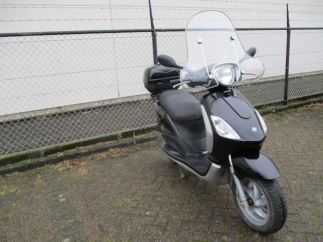 Piaggio fly 125 - motorscooter - motorfiets - afbeelding 7 van  11
