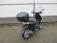 Piaggio fly 125 - motorscooter - motorfiets - afbeelding 9 van  11