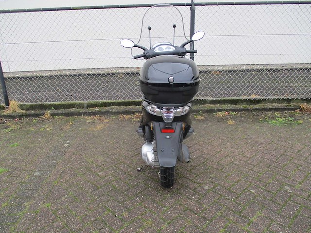 Piaggio fly 125 - motorscooter - motorfiets - afbeelding 10 van  11