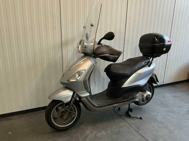 Piaggio fly 125 motorcycle - afbeelding 6 van  8