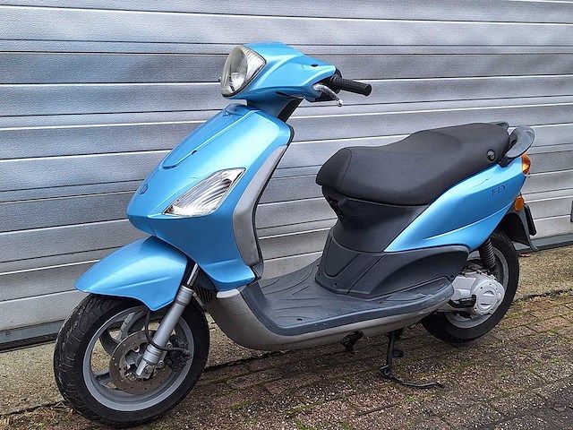 Piaggio fly 25 km snorscooter 2takt - afbeelding 2 van  7